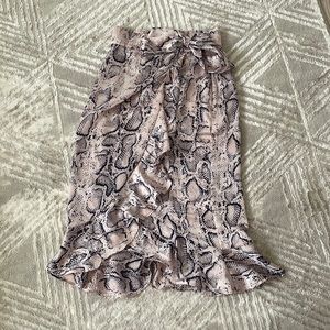 Miss guided petite skirt